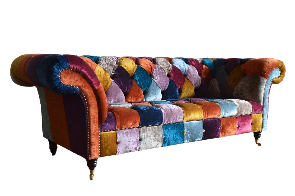 Buntes Chesterfield-Schlafsofa Miranda im Patchwork-Design, luxuriös und funktional.