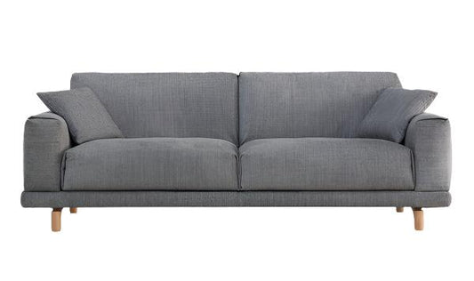 Modernes Schlafsofa Cleo in stilvollem Design, umgewandelt in ein Bett.